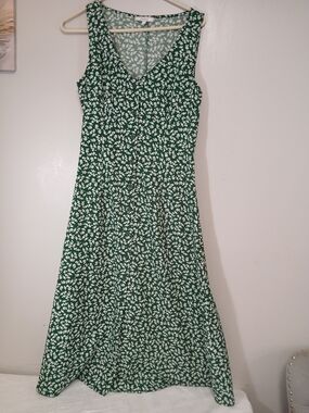 the green jacquard cap sleeve satin midi dress Darling Satin Dress - Forest Green Midi Dress - Jacquard Dress